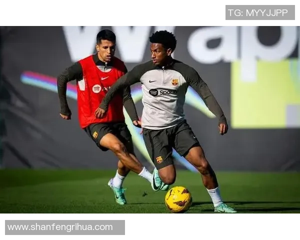 柔佛达罗塔晋与彭哼的精彩对决引发球迷热议与期待 柔佛达罗塔晋与彭哼的精彩对决引发球迷热议与期待