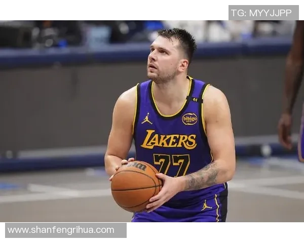 湖人胜灰熊！东契奇44分，里弗斯+3副角齐奉献，艾顿不适海斯奇兵